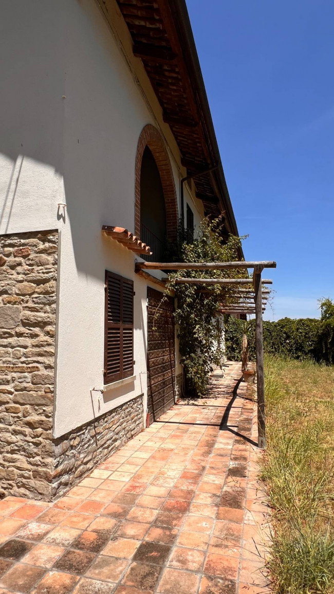 Cascina in Vendita a Canelli