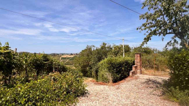 Cascina in Vendita a Canelli
