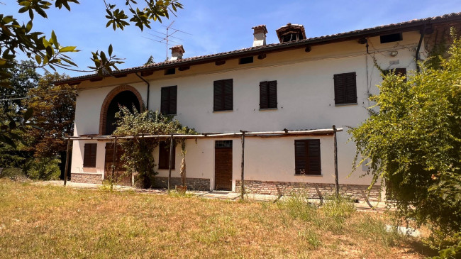 Cascina in Vendita a Canelli