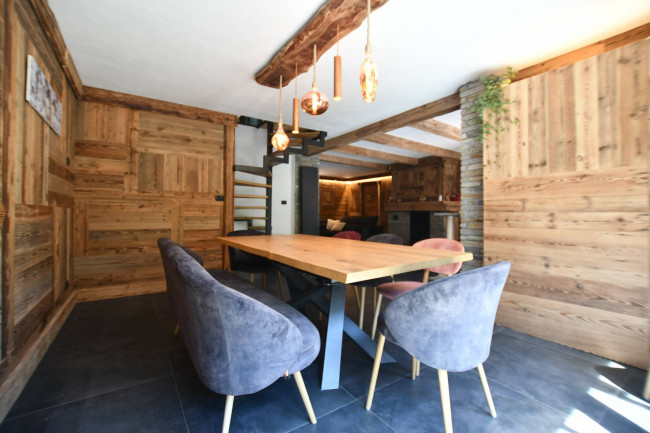 Appartamento in Vendita a Bardonecchia