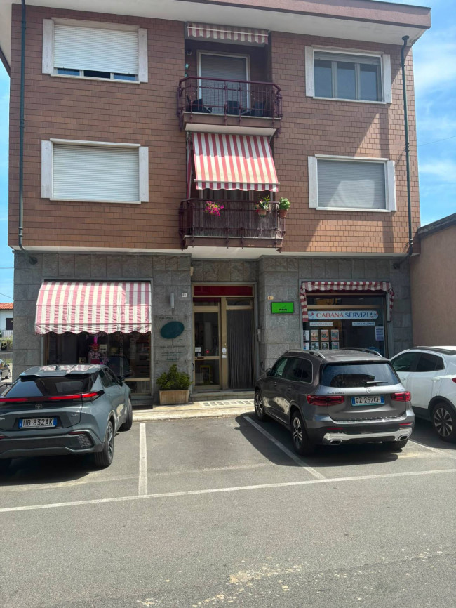 Locale commerciale in affitto a Villastellone