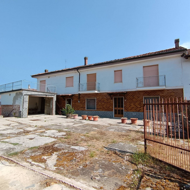 Porzione di casa in Vendita a Isola d'Asti