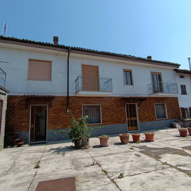Porzione di casa in Vendita a Isola d'Asti