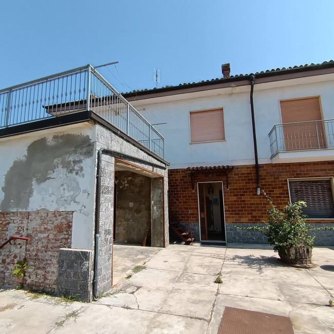 Porzione di casa in Vendita a Isola d'Asti