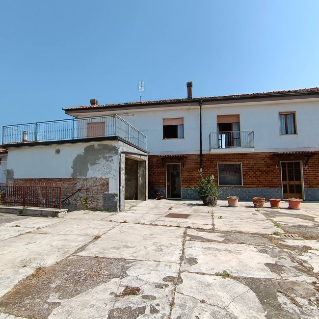 Porzione di casa in Vendita a Isola d'Asti