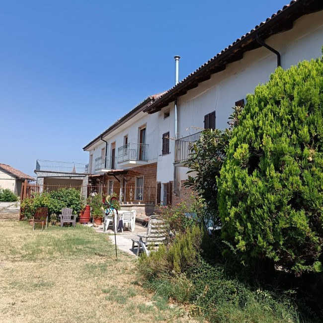 Porzione di casa in Vendita a Isola d'Asti