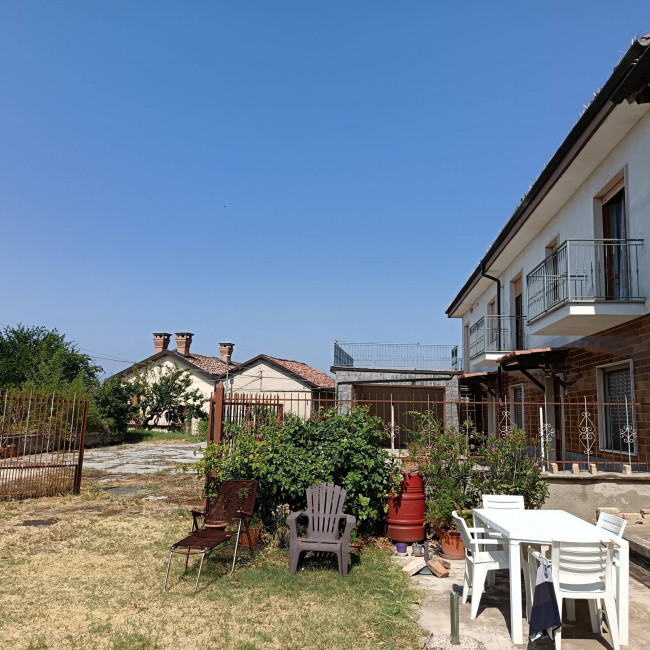 Porzione di casa in Vendita a Isola d'Asti