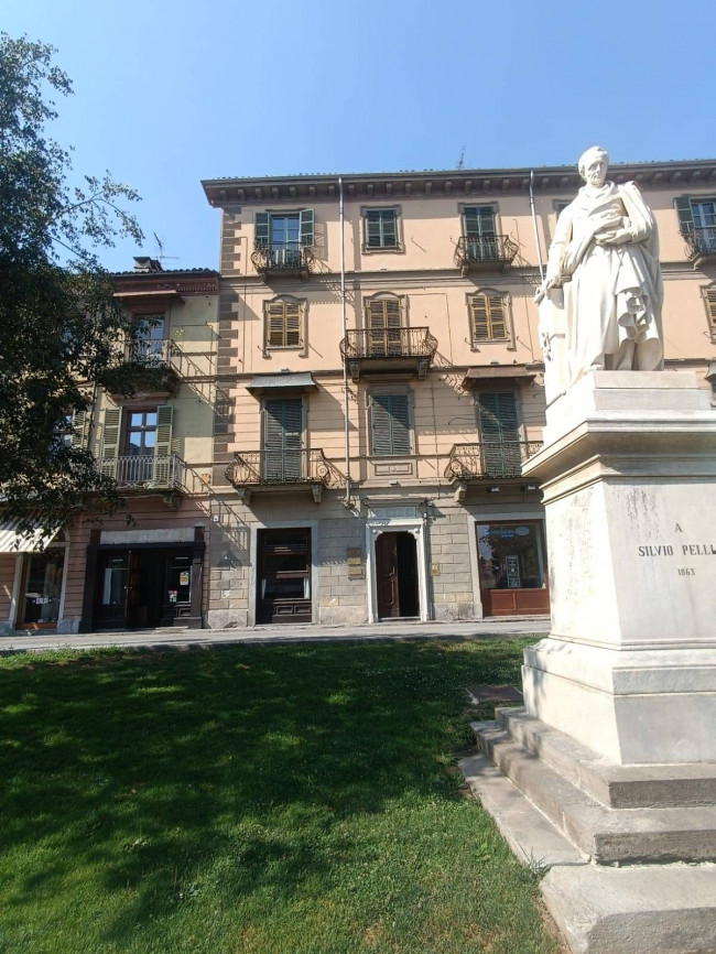Locale commerciale in Affitto a Saluzzo