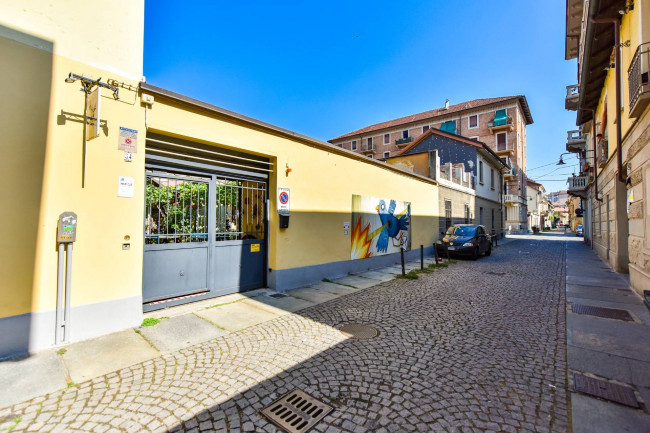 Stabile - Palazzo in Vendita a Torino