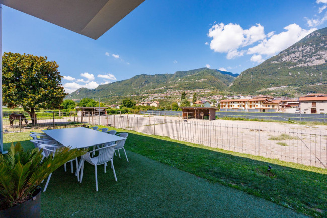 Villa in Vendita a Costa Volpino
