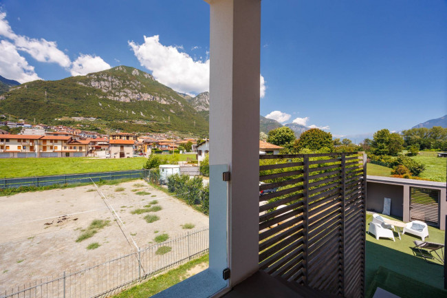 Villa in Vendita a Costa Volpino