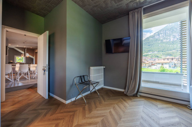 Villa in Vendita a Costa Volpino