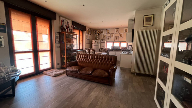 Villa Trifamiliare in Vendita a Asti