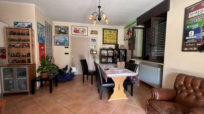 Villa Trifamiliare in Vendita a Asti