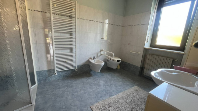Villa Trifamiliare in Vendita a Asti