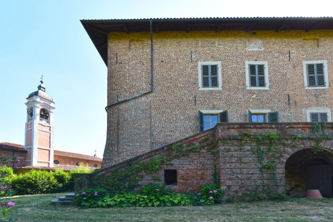 Castello in Vendita a Roatto