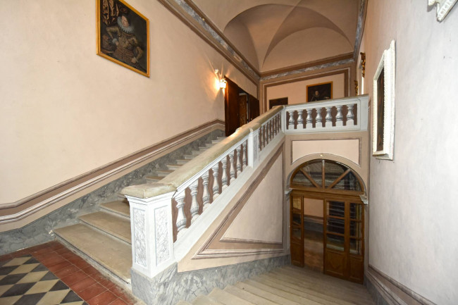Castello in Vendita a Roatto