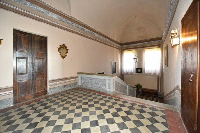 Castello in Vendita a Roatto