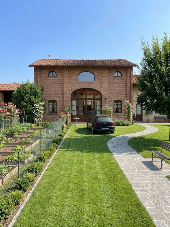 Rustico in Vendita a Chieri