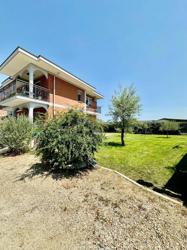 Villa Bifamiliare in Vendita a Santena
