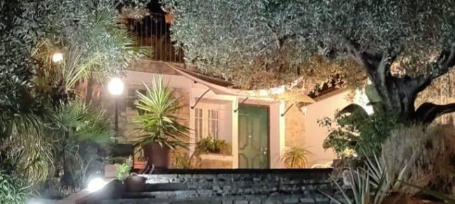 Villa in Vendita a Imperia