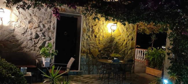 Villa in Vendita a Imperia