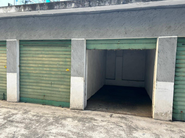 Box o garage in Vendita a Torino