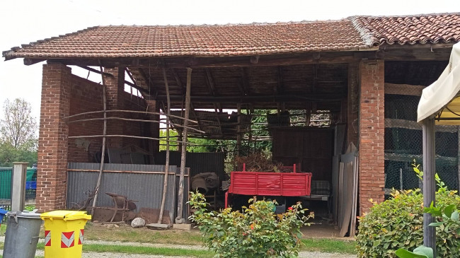Rustico in vendita a San Francesco al Campo