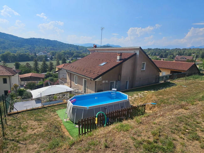 Villa in Vendita a Reano