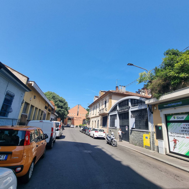 Capannone in Vendita a Torino