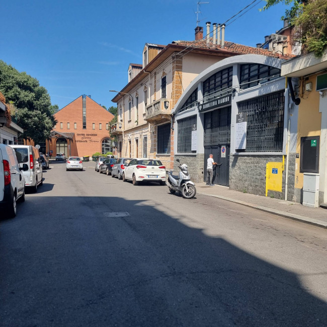 Capannone in Vendita a Torino