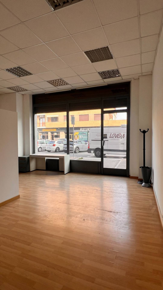 Attività Commerciale - Negozio in Vendita a Moncalieri