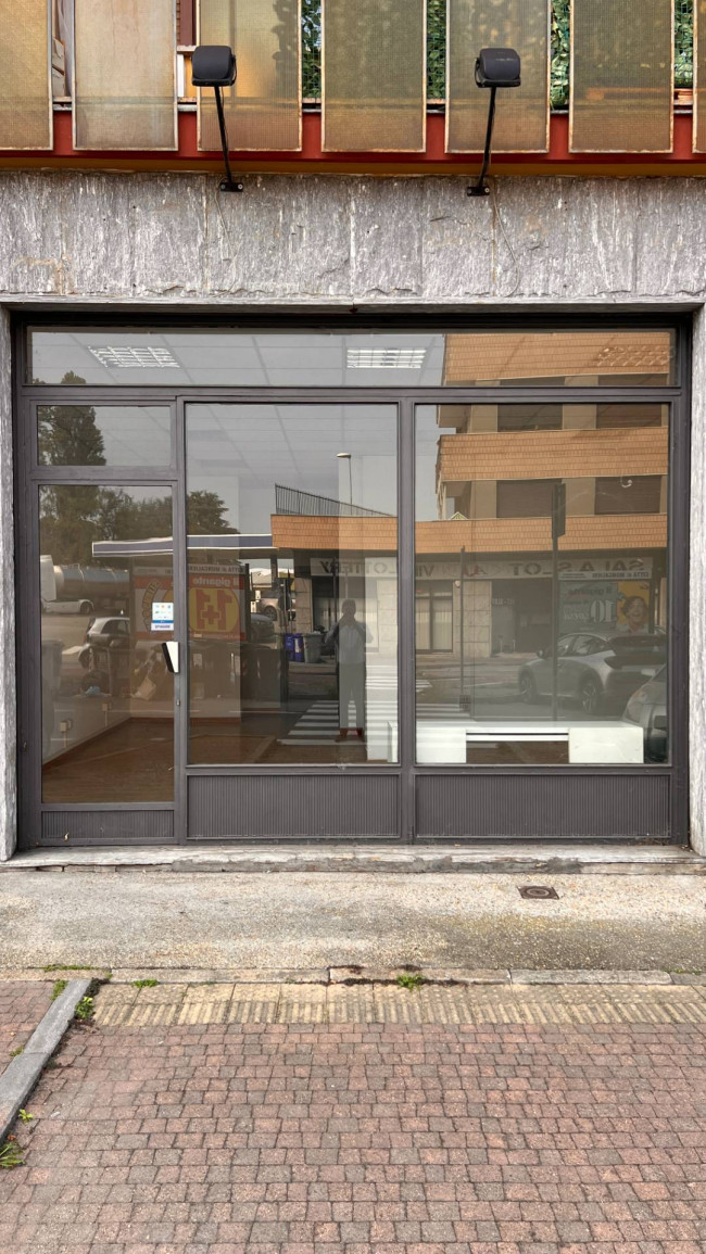 Attività Commerciale - Negozio in Vendita a Moncalieri