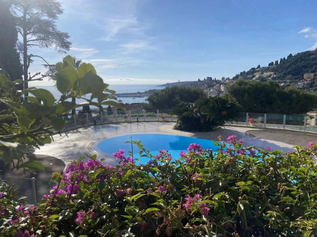 Appartamento in Vendita a Menton