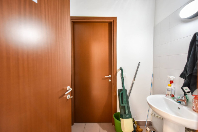 Negozio in Affitto a Grugliasco