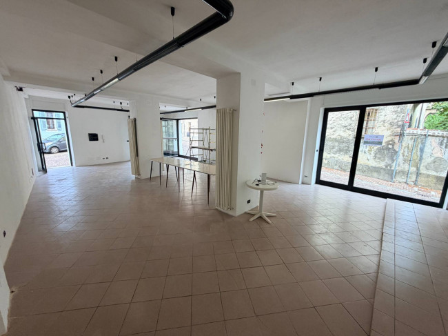 Locale commerciale in Affitto a Villanova Mondovì