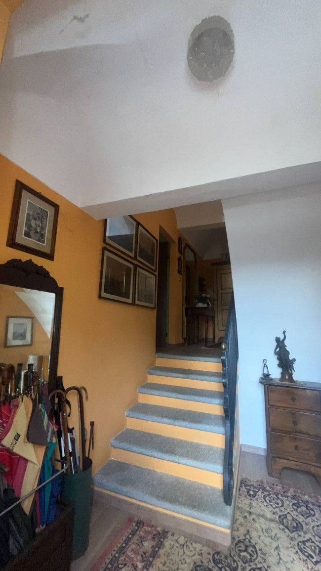Casale in Vendita a Govone