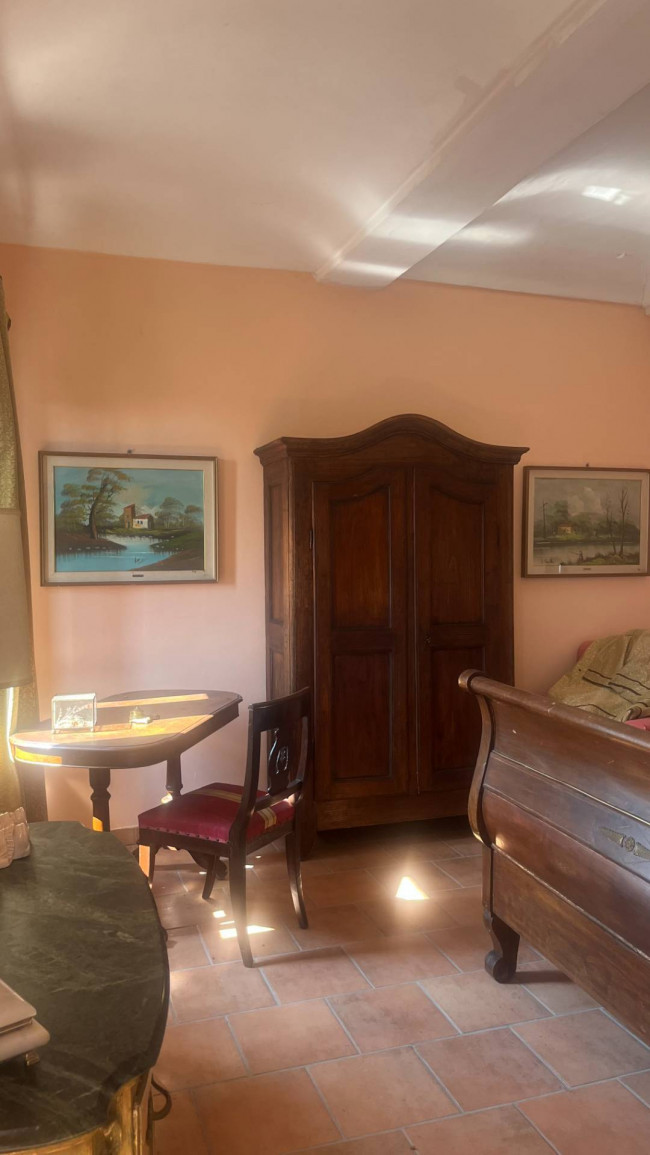 Casale in Vendita a Govone