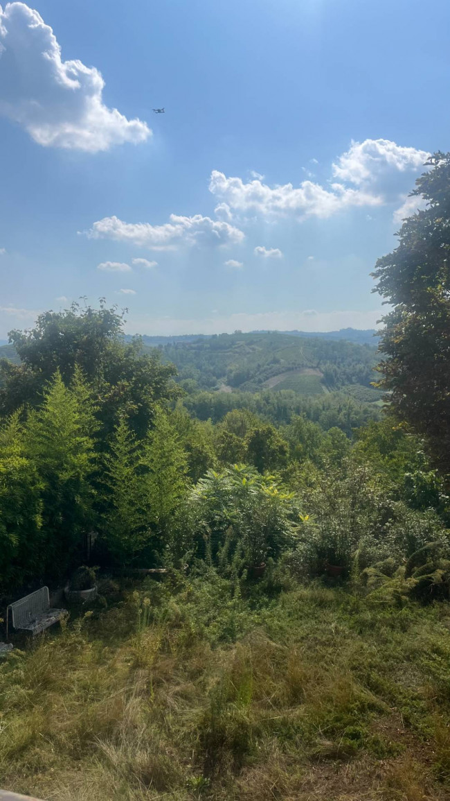 Casale in Vendita a Govone
