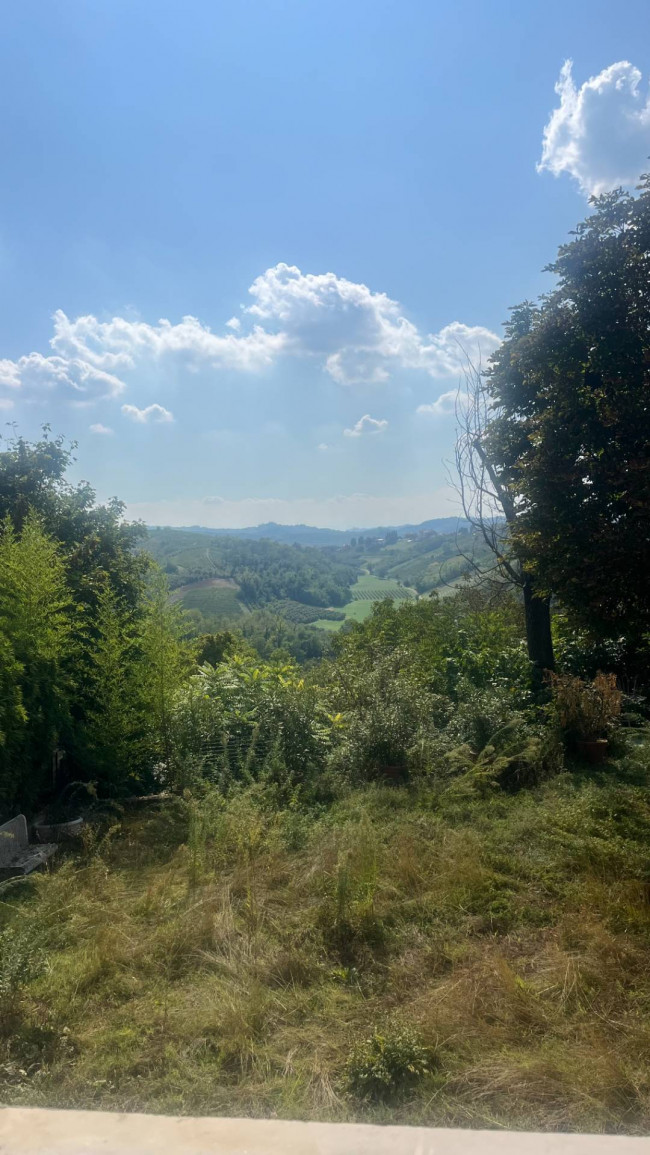 Casale in Vendita a Govone