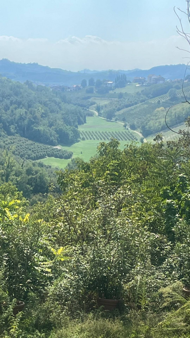 Casale in Vendita a Govone
