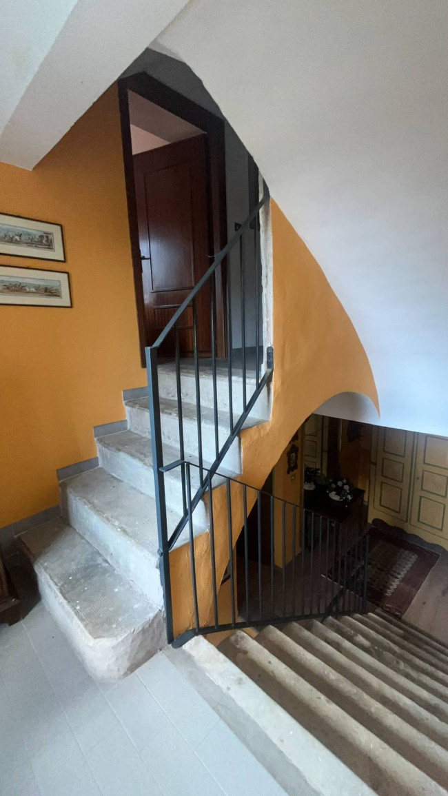 Casale in Vendita a Govone