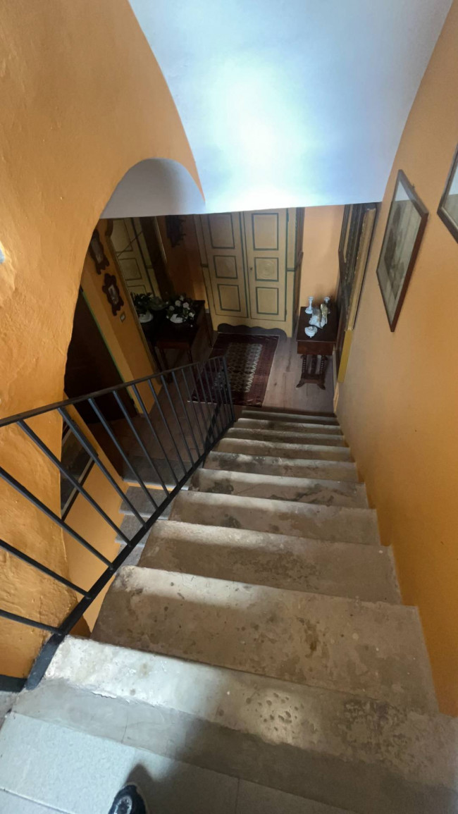 Casale in Vendita a Govone