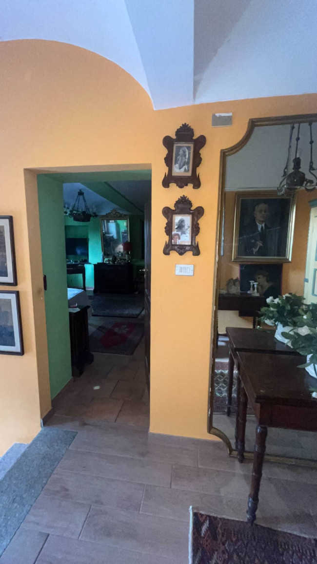 Casale in Vendita a Govone