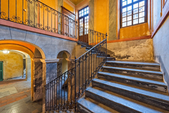 Palazzo Storico in Vendita a Fossano