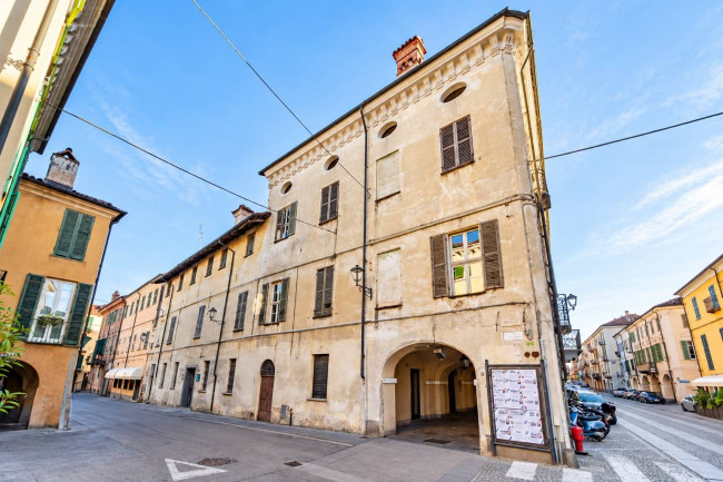 Palazzo Storico in Vendita a Fossano