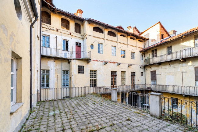 Palazzo Storico in Vendita a Fossano