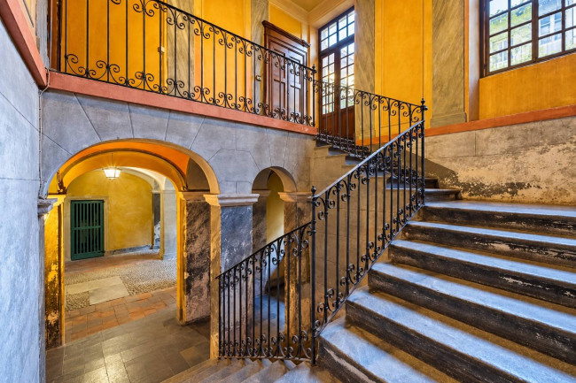 Palazzo Storico in Vendita a Fossano
