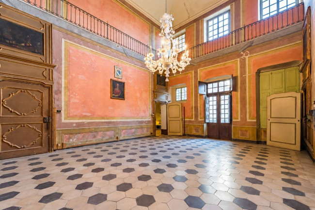 Palazzo Storico in Vendita a Fossano