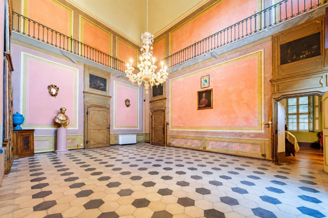 Palazzo Storico in Vendita a Fossano